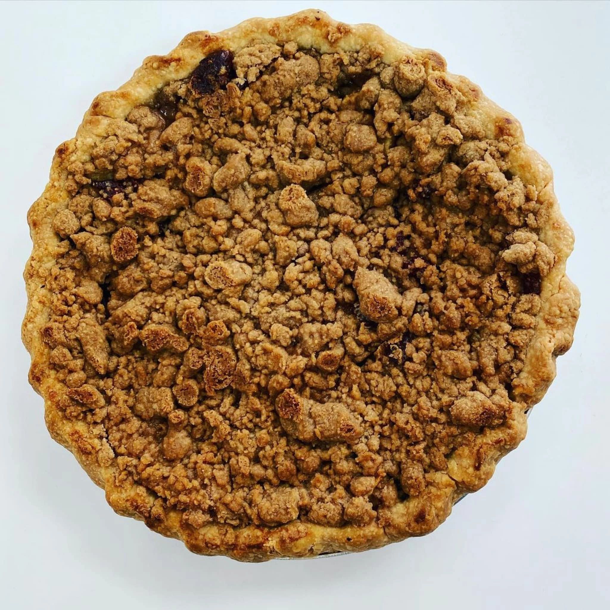 Strawberry rhubarb crumble pie